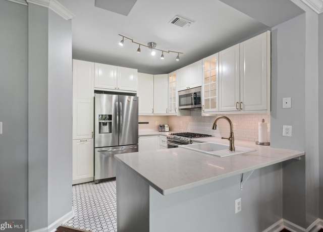 Property at 2201 Westcourt Ln #302, Herndon, VA 20170, 2 beds, 2 baths