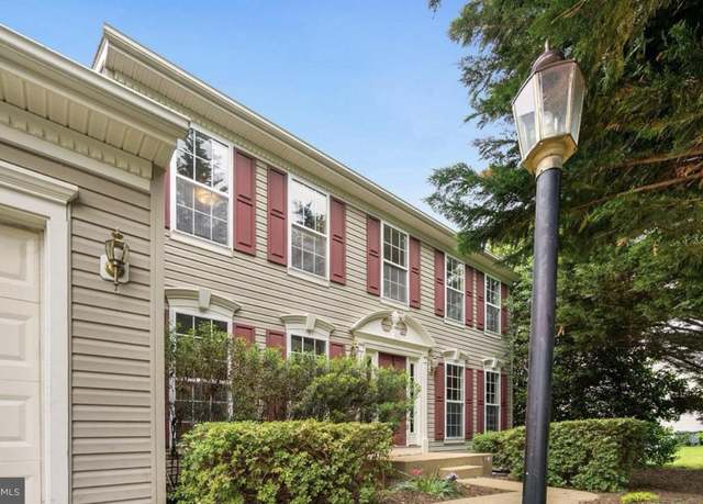 Property at 15489 Marsh Overlook Dr, Woodbridge, VA 22191, 5 beds, 2.5 baths