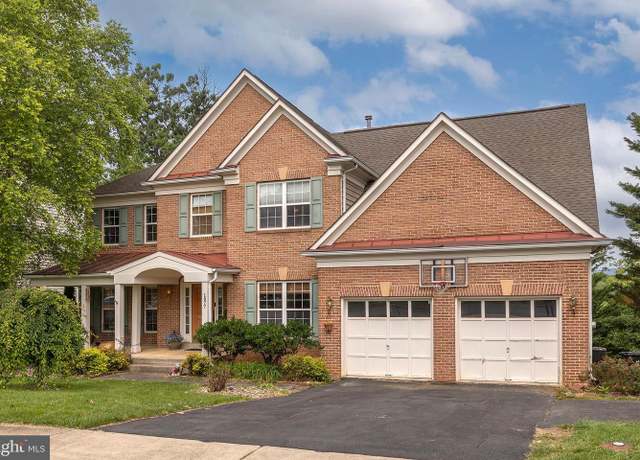 Property at 1877 Clayton Ridge Dr, Winchester, VA 22601, 4 beds, 4.5 baths