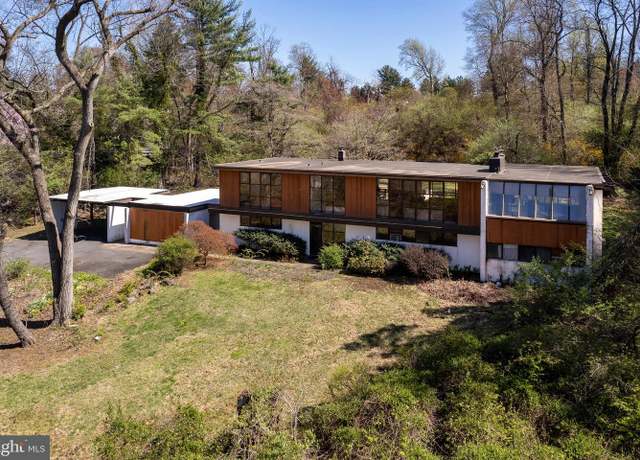 Property at 70 Heather Ln, Princeton, NJ 08540, 4 beds, 3.5 baths
