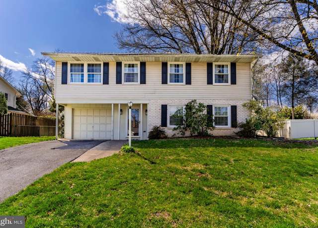Property at 249 Indian Creek Dr, Mechanicsburg, PA 17050, 4 beds, 2 baths