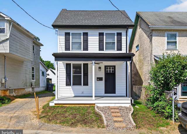 Property at 216 Little Ave, West Grove, PA 19390, 3 beds, 1.5 baths