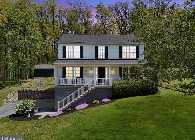 Property at 265 Lakeview Dr, Spring Grove, PA 17362, 4 beds, 3 baths