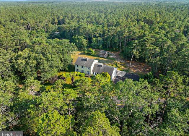 Property at 124 Leektown Rd, Tuckerton, NJ 08087, 3 beds, 2.5 baths