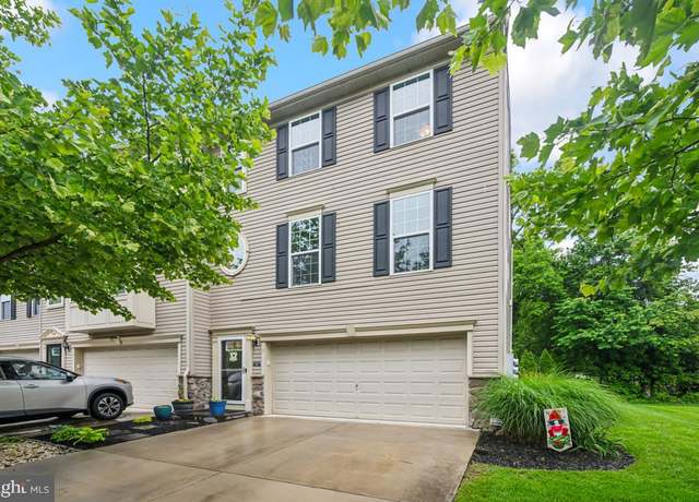Property at 1 Wallace Rd, Mount Holly, NJ 08060, 3 beds, 2.5 baths