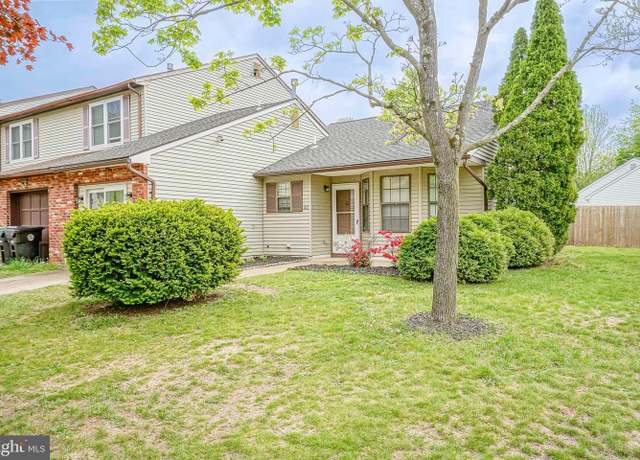 Property at 32 Hampton Gate Dr, Sicklerville, NJ 08081, 2 beds, 1 bath