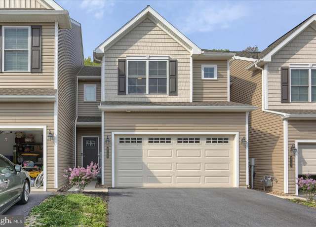 Property at 215 Sage Blvd, Middletown, PA 17057, 3 beds, 2.5 baths