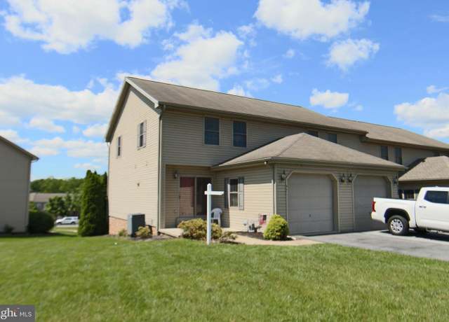 Property at 851 Woodridge Dr, Middletown, PA 17057, 3 beds, 2.5 baths