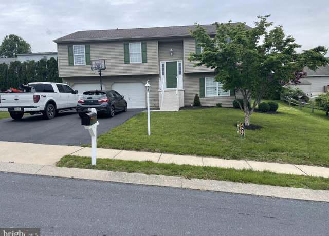 Property at 130 Asbury Ct, Mount Wolf, PA 17347, 3 beds, 2.5 baths