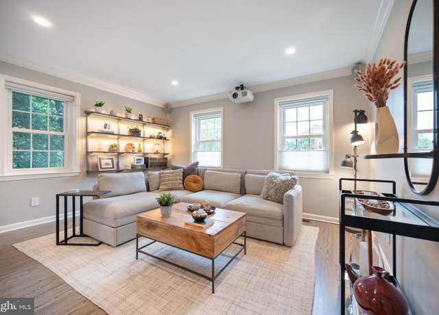 Property at 509 Bashford Ln #2, Alexandria, VA 22314, 3 beds, 2 baths
