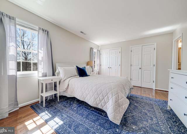 Property at 1274 S Washington St, Falls Church, VA 22046, 3 beds, 3.5 baths