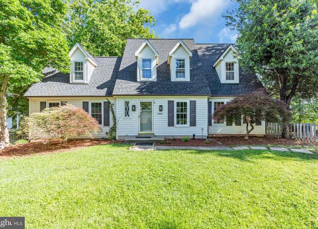 Property at 13634 Poplar Tree Rd, Chantilly, VA 20151, 5 beds, 3.5 baths
