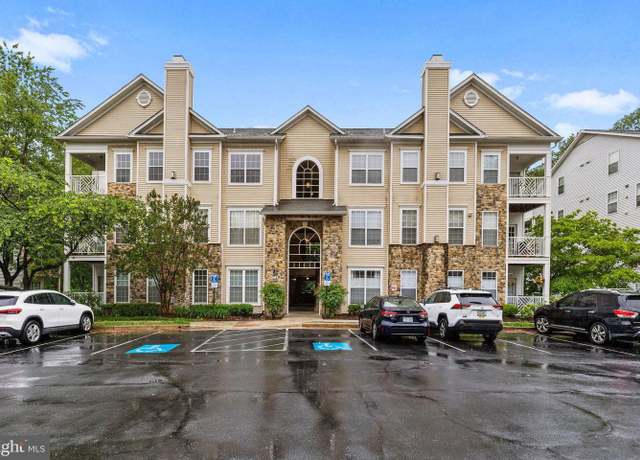 Property at 5948 Founders Hill Dr #301, Alexandria, VA 22310, 3 beds, 3 baths