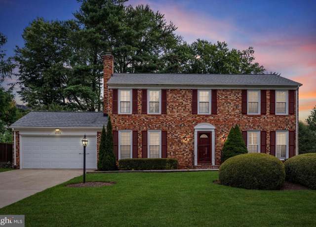 Property at 6003 Lincolnwood Ct, Burke, VA 22015, 4 beds, 2.5 baths