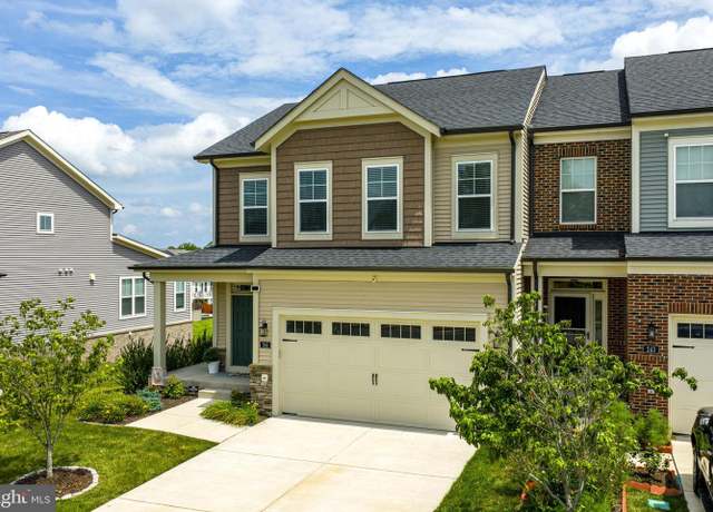 Property at 241 Smokebush Dr, Stafford, VA 22554, 4 beds, 3.5 baths
