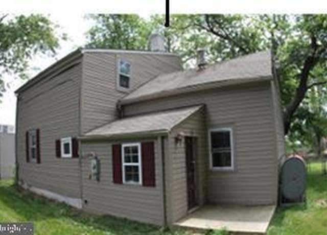 Property at 821 Larkin St, New Castle, DE 19720, 2 beds, 1 bath
