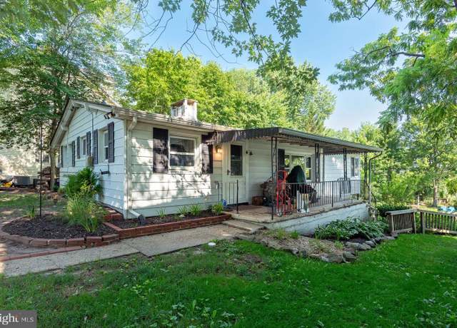 Property at 124 Club Rd, Pasadena, MD 21122, 2 beds, 2.5 baths