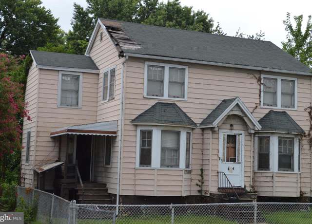 Property at 214 Maple Ave, Baltimore, MD 21222, 4 beds, 2 baths