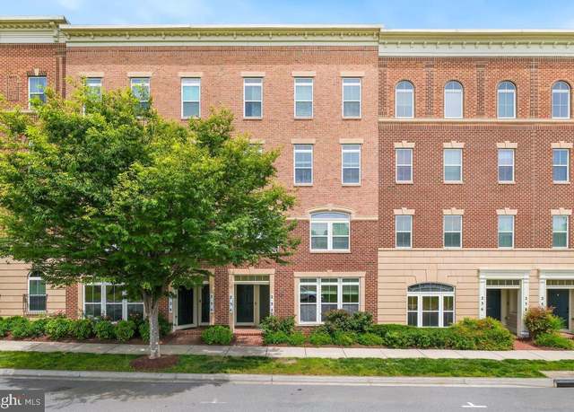 Property at 232 Urban Ave #232, Gaithersburg, MD 20878, 3 beds, 2.5 baths