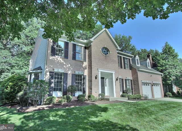 Property at 8011 Lions Crest Way, Gaithersburg, MD 20879, 5 beds, 4.5 baths