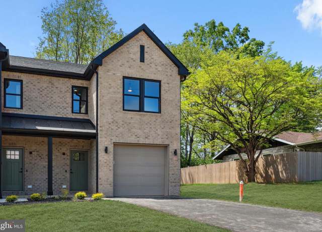 Property at 1121 Pennsylvania Ave, Hagerstown, MD 21742, 3 beds, 2.5 baths