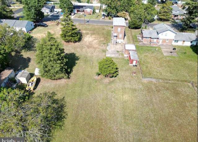 Property at 56 Brown Ave, Blackwood, NJ 08012, 2 beds, 1 bath