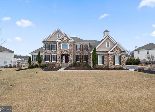 Property at 300 Greenbank Ln, Newtown Square, PA 19073, 5 beds, 4.5 baths