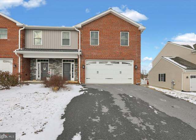 Property at 3 Hull Ct, Lancaster, PA 17603, 3 beds, 3.5 baths