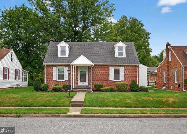 Property at 125 S 6th St, Mount Wolf, PA 17347, 3 beds, 1 bath