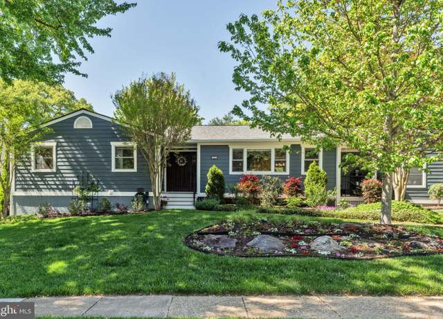 Property at 501 Ridge Rd SW, Vienna, VA 22180, 4 beds, 2.5 baths
