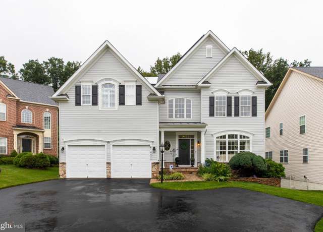 Property at 14824 Cartagena Dr, Gainesville, VA 20155, 5 beds, 4.5 baths