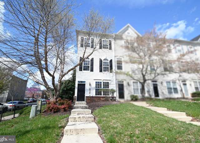 Property at 4289 S Capitol St SW, Washington, DC 20032, 3 beds, 3.5 baths