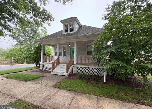 Property at 105 Pine St, Mount Holly, NJ 08060, 3 beds, 2 baths