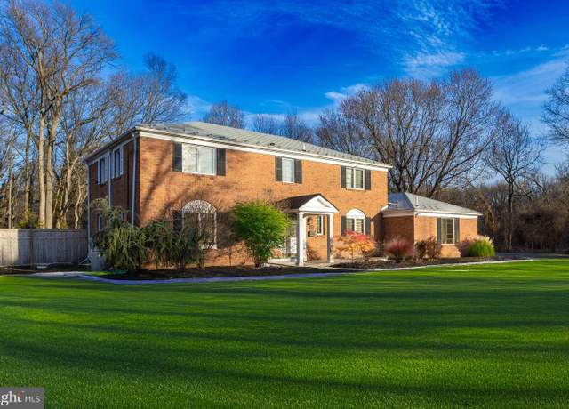 Property at 1405 Georgian Dr, Moorestown, NJ 08057, 4 beds, 4.5 baths