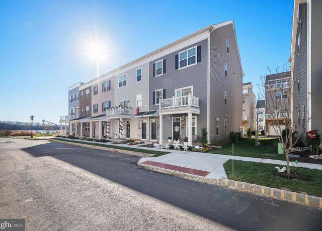 Property at 104 B King St, Bensalem, PA 19020, 2 beds, 2.5 baths