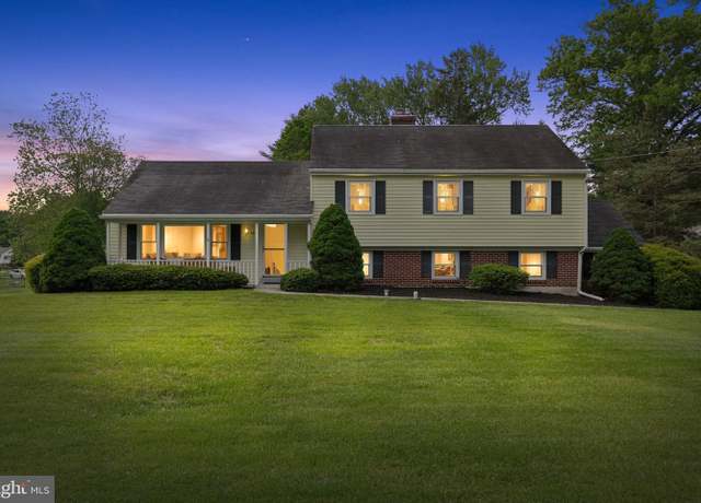 Property at 936 Linda Vista Dr, West Chester, PA 19380, 4 beds, 2.5 baths