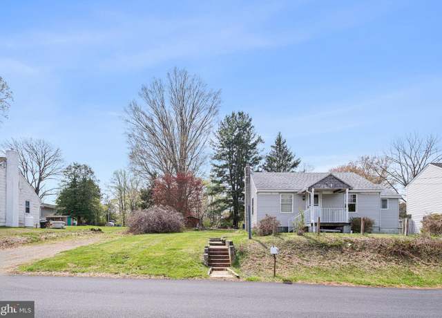 Property at 86 Summit Ave, Chadds Ford, PA 19317, 2 beds, 1 bath