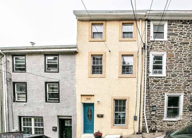 Property at 164 Grape St, Philadelphia, PA 19127, 3 beds, 2.5 baths