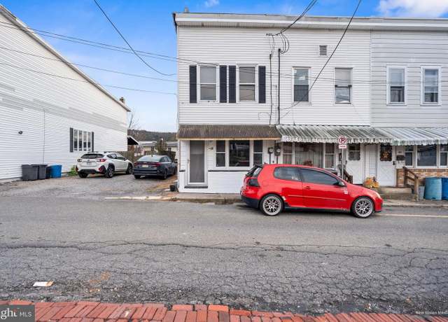 Property at 423 Glenwood Ave, Tamaqua, PA 18252, 3 beds, 1 bath