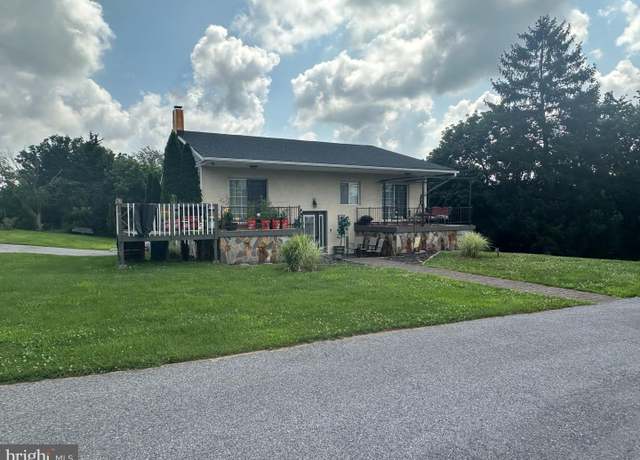 Property at 11 School House, Thomasville, PA 17364, 3 beds, 3 baths