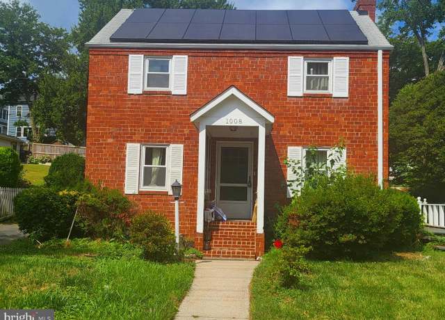 Property at 1008 N Roosevelt St, Arlington, VA 22205, 3 beds, 2 baths