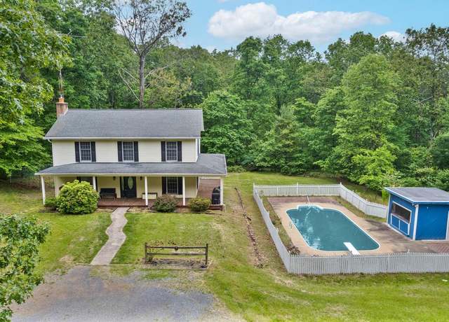 Property at 489 Goodview Dr, Hedgesville, WV 25427, 3 beds, 2.5 baths