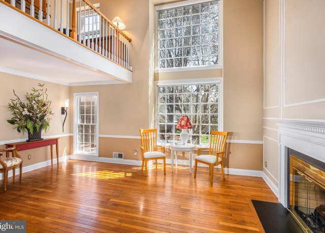 Property at 9213 Copenhaver Dr, Potomac, MD 20854, 3 beds, 3.5 baths
