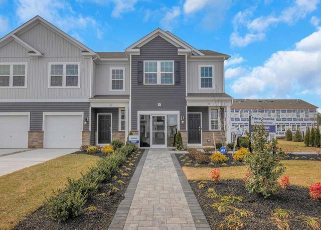 Property at 107 Corolla Dr, Egg Harbor Township, NJ 08234, 3 beds, 2.5 baths
