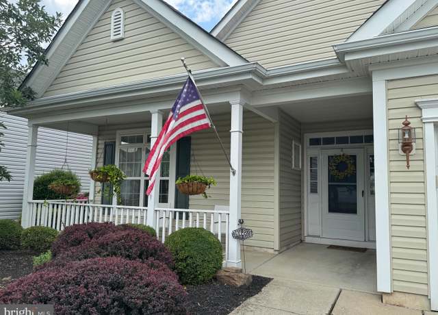 Property at 22 Wolverton Pl, Delanco, NJ 08075, 2 beds, 2 baths