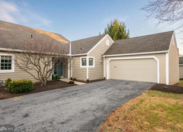 Property at 1946 Meadow Ln, Wyomissing, PA 19610, 3 beds, 2.5 baths