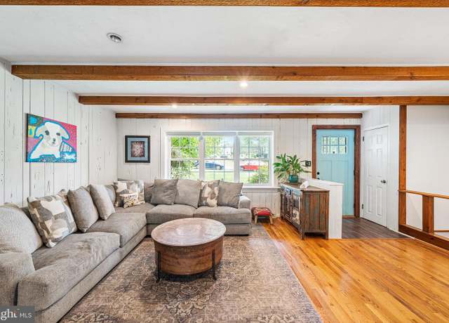 Property at 74 Sunset Dr, New Hope, PA 18938, 4 beds, 3 baths