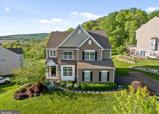Property at 212 Ironstone Ln, Elverson, PA 19520, 4 beds, 2.5 baths