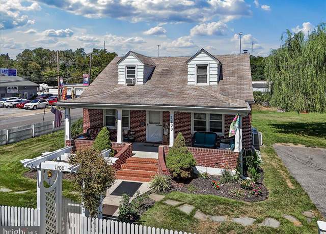 Property at 1200 E 13th St, Eddystone, PA 19022, 5 beds, 1 bath