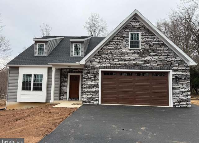 Property at 1948 Mount Gretna Rd, Elizabethtown, PA 17022, 3 beds, 2.5 baths